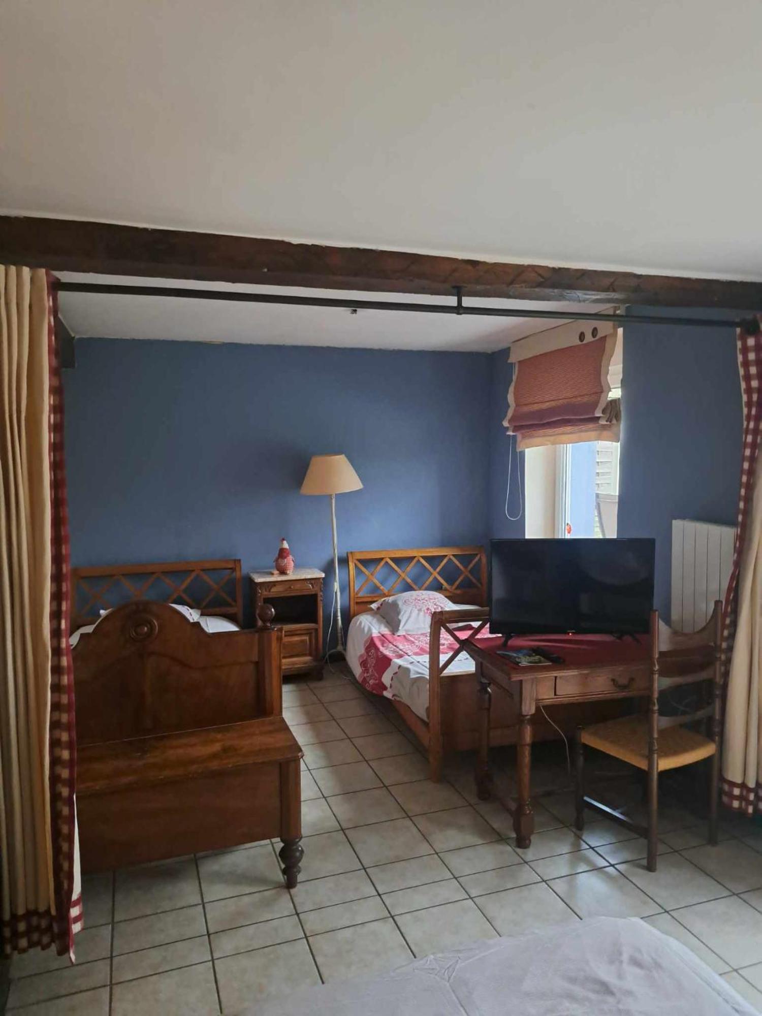 Chambres D'Hotes Les Hirondelles Gaubiving Exteriör bild