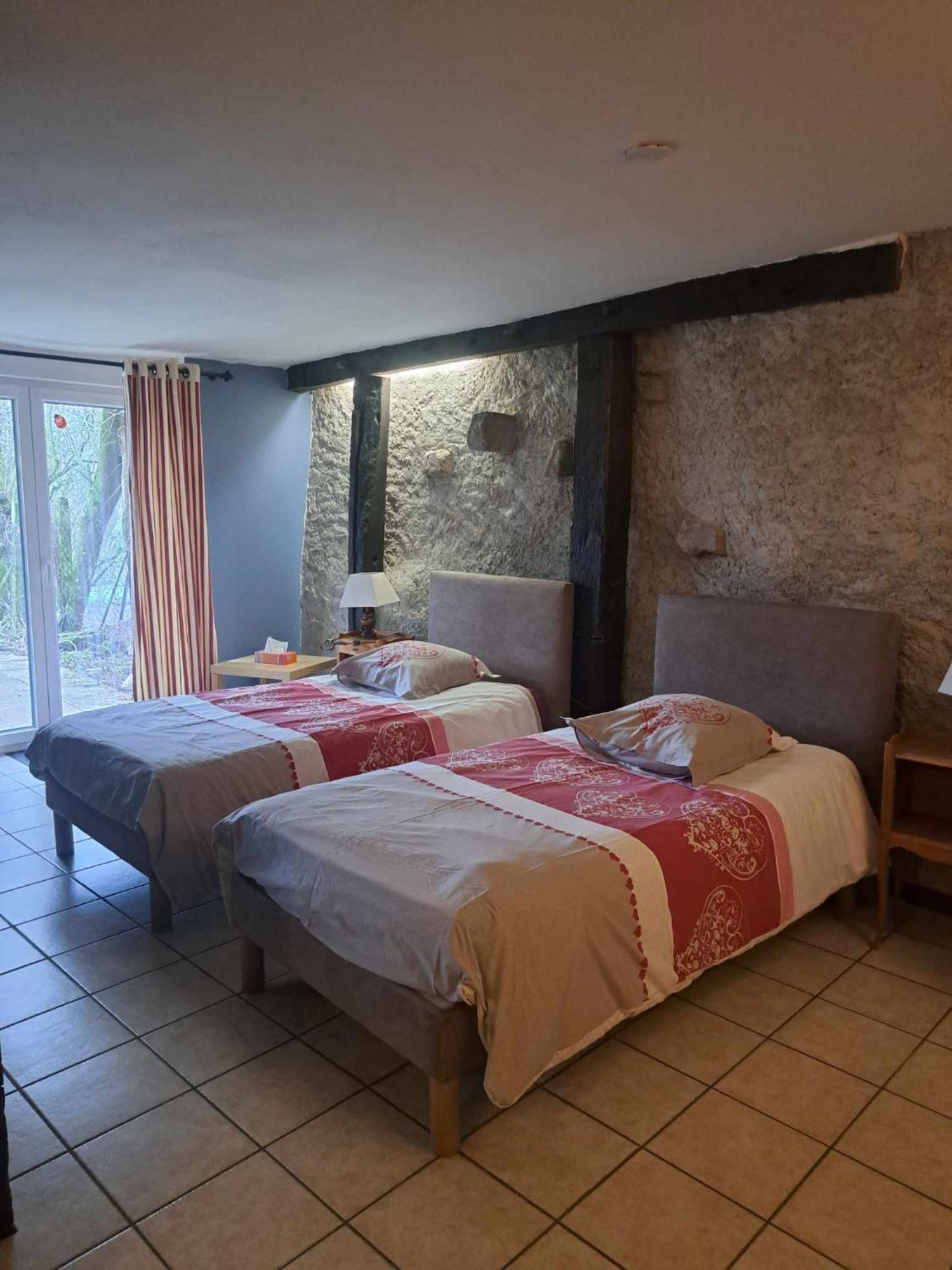 Chambres D'Hotes Les Hirondelles Gaubiving Exteriör bild